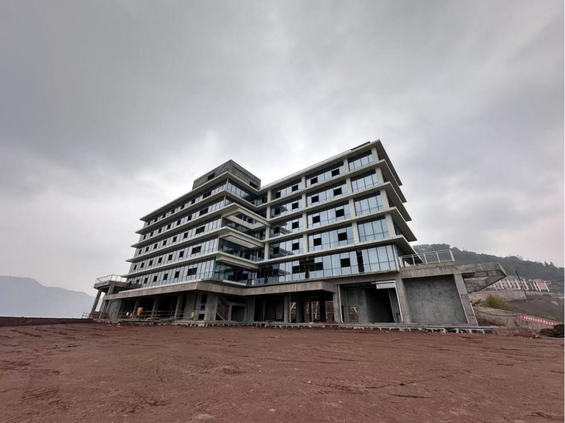 綏江縣職業(yè)教育實訓(xùn)基地建設(shè)項目隔震墊更換項目